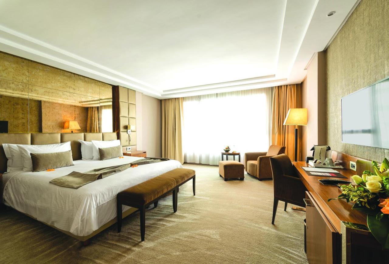 Le Palace D'Anfa Casablanca Eksteriør billede A room at the InterContinental Paris Le Grand