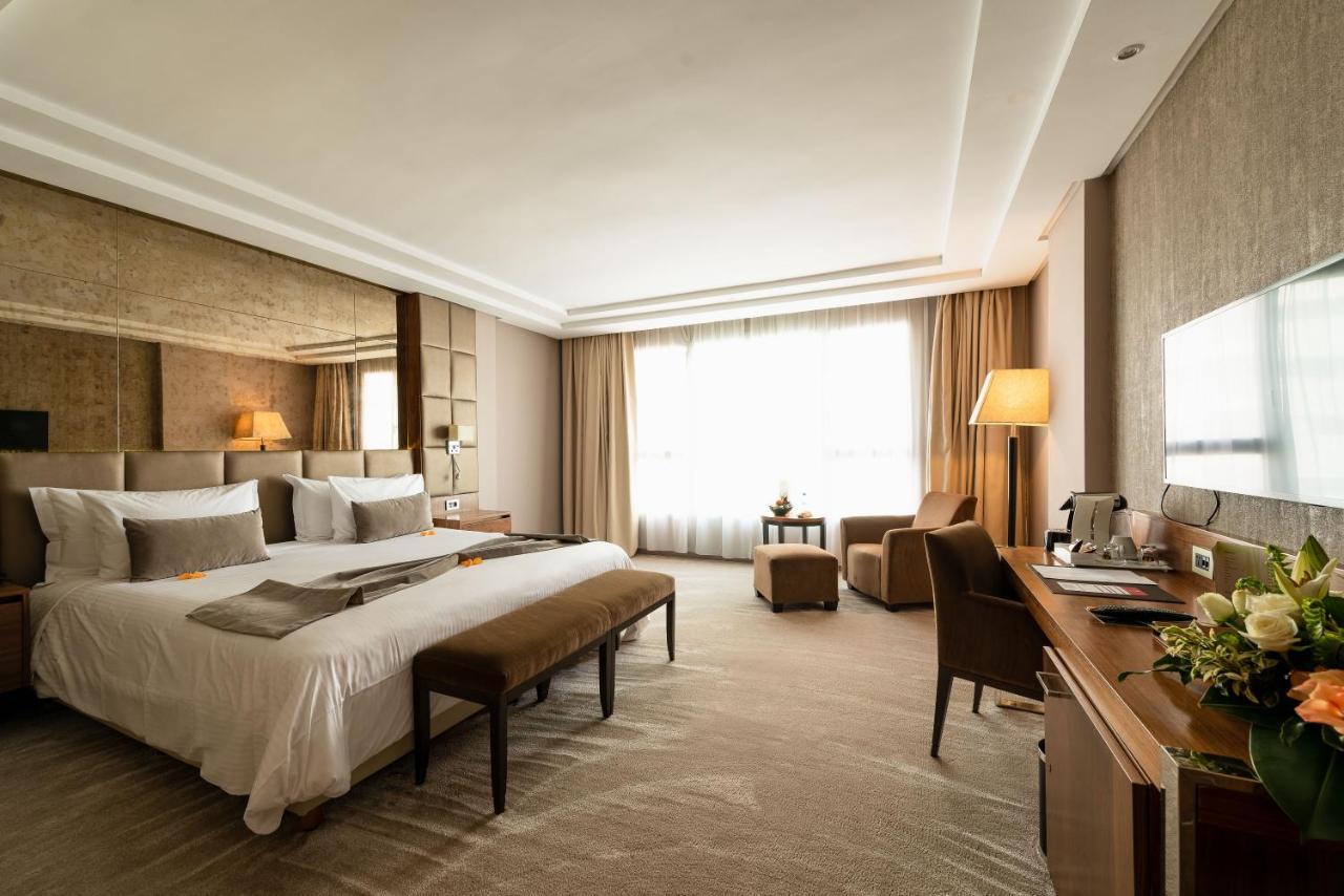 Le Palace D'Anfa Casablanca Eksteriør billede A room at the InterContinental Paris Le Grand