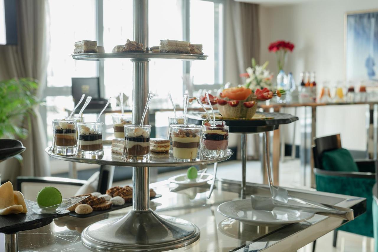 Le Palace D'Anfa Casablanca Eksteriør billede A tiered stand with desserts