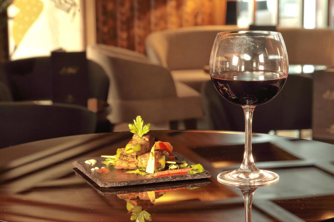 Le Palace D'Anfa Casablanca Eksteriør billede A wine glass