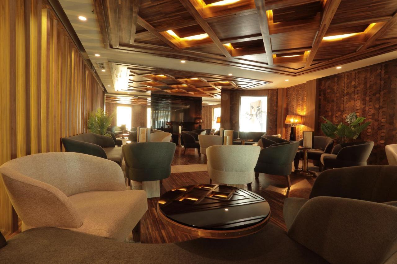 Le Palace D'Anfa Casablanca Eksteriør billede The lounge at the airport